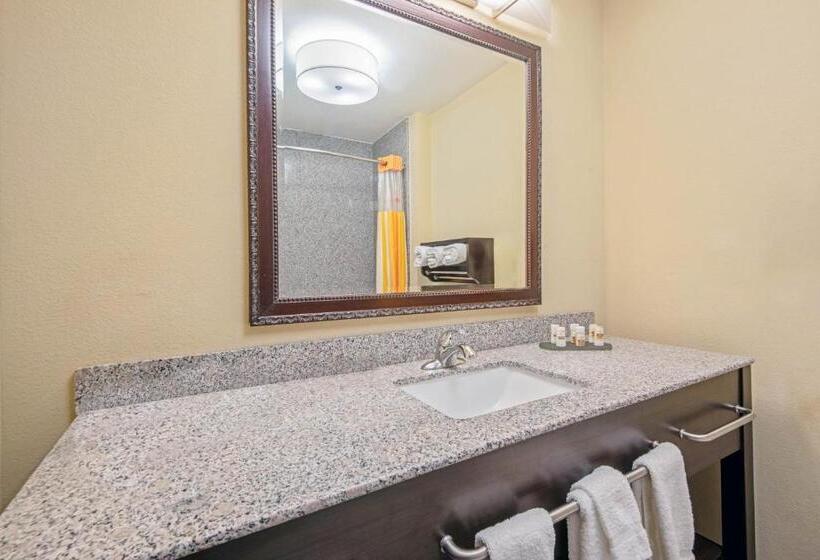 Family Suite, La Quinta By Wyndham Elk City
