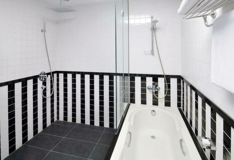 2 Bedroom Apartment, Mövenpick Hotel Apartments Al Mamzar Dubai