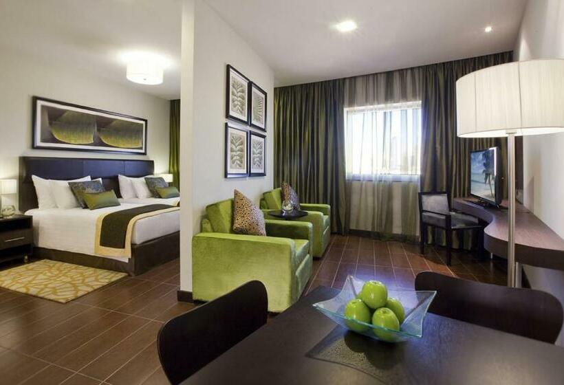 Deluxe Room, Mövenpick Hotel Apartments Al Mamzar Dubai