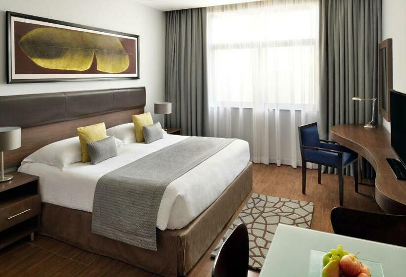 Superior Room King Size Bed, Mövenpick Hotel Apartments Al Mamzar Dubai