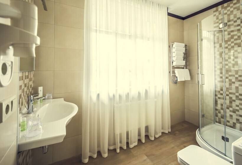 سوییت جونیور, Park Hotel Golosievo