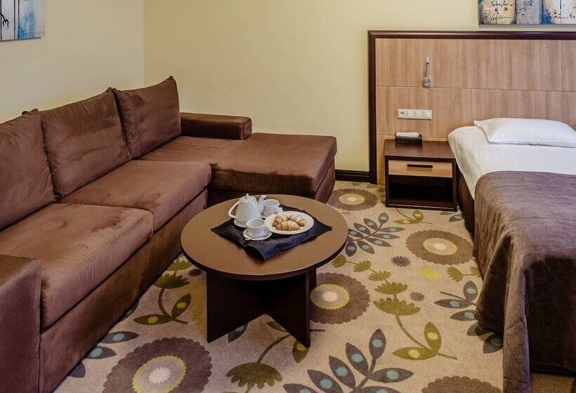 سوییت جونیور, Park Hotel Golosievo