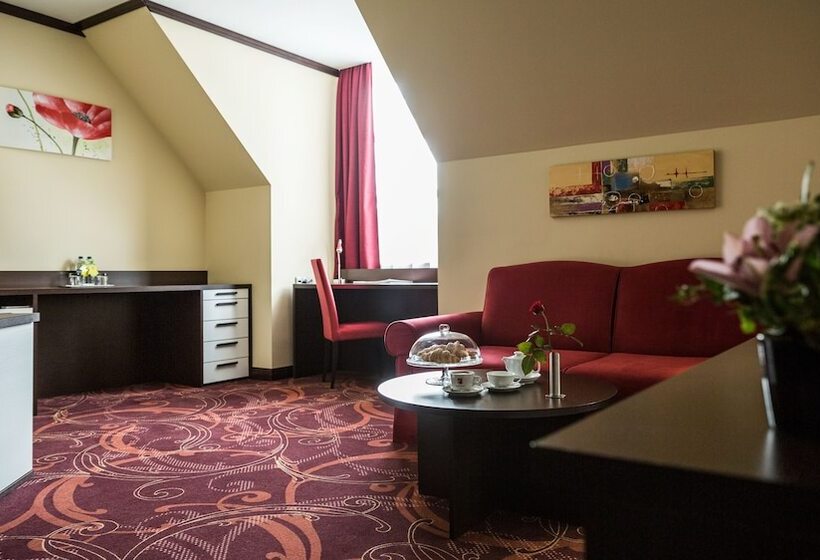 سوییت جونیور, Park Hotel Golosievo