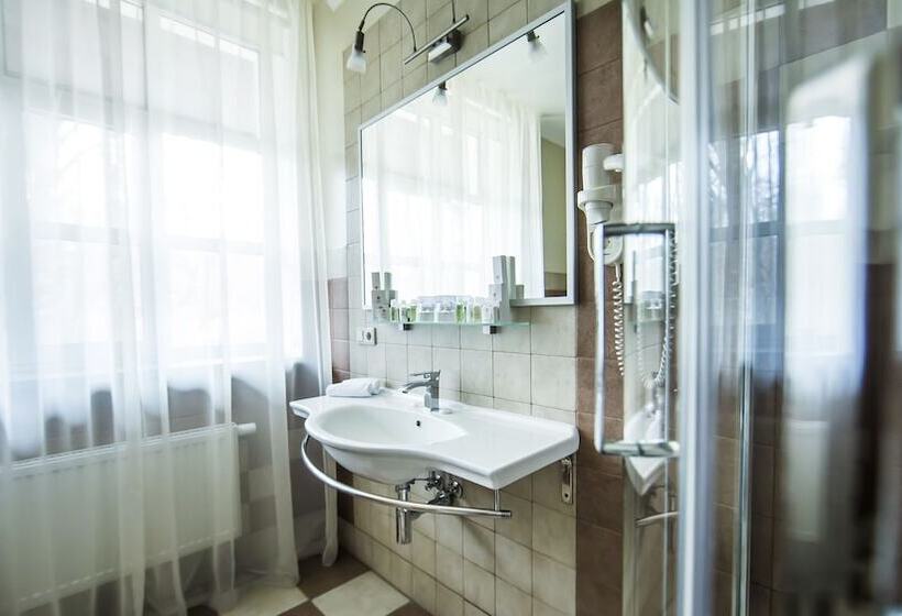 سوییت, Park Hotel Golosievo