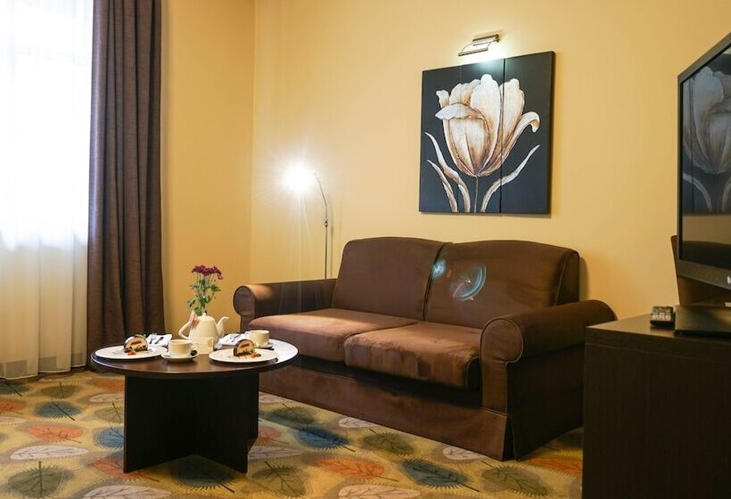 سوییت, Park Hotel Golosievo