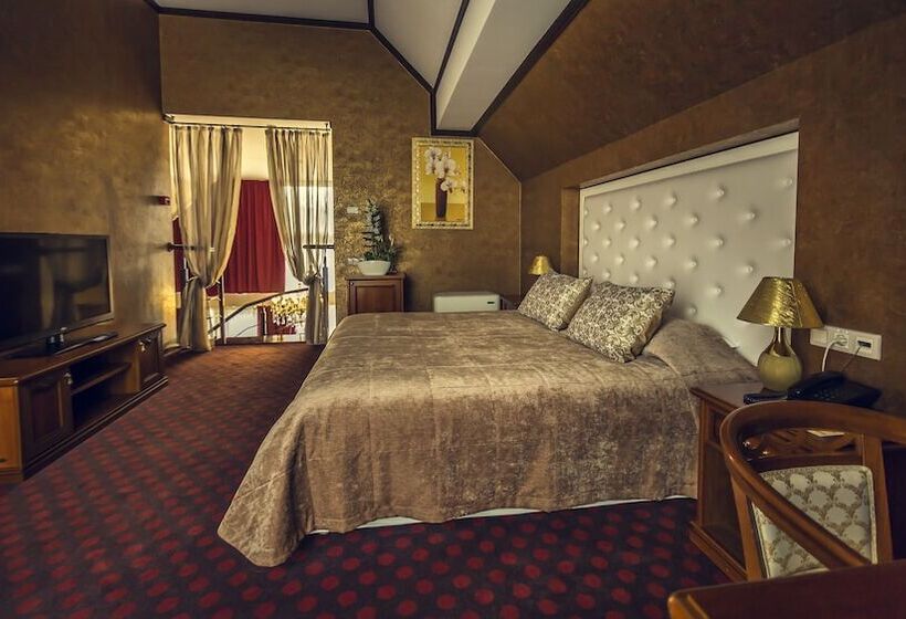 سوئیت پرزیدنت, Park Hotel Golosievo