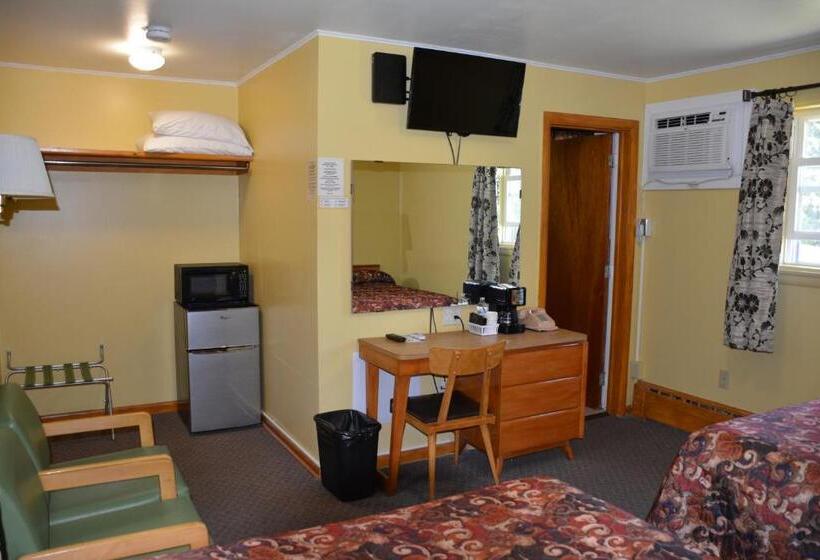 Номер Стандарт 2 Двуспальные Кровати, The Village Motel