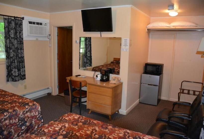 Номер Стандарт 2 Двуспальные Кровати, The Village Motel