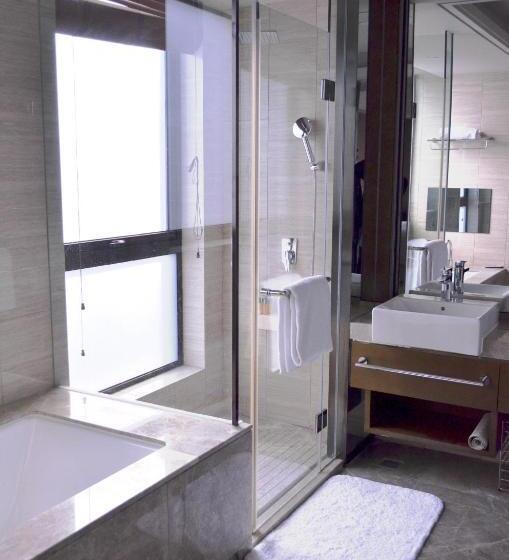سوییت اجرایی, The Qube Hotel Shanghai Xinqiao