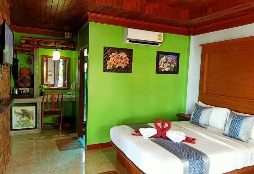 디럭스 방갈로, Lanta Riviera Beach Resort