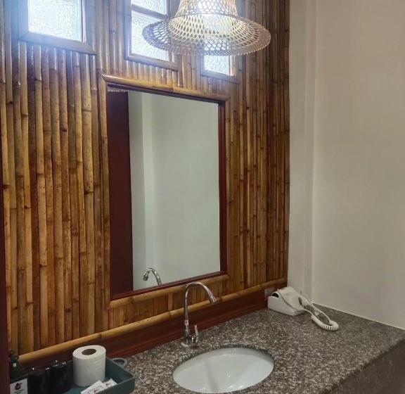 디럭스 스위트, Lanta Riviera Beach Resort