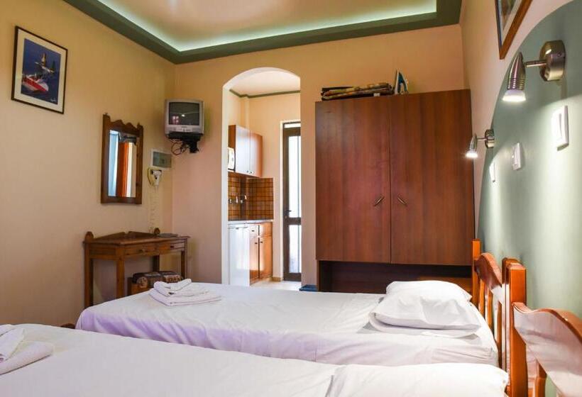 스탠다드 스튜디오, Chrysoula Hotel & Apartments