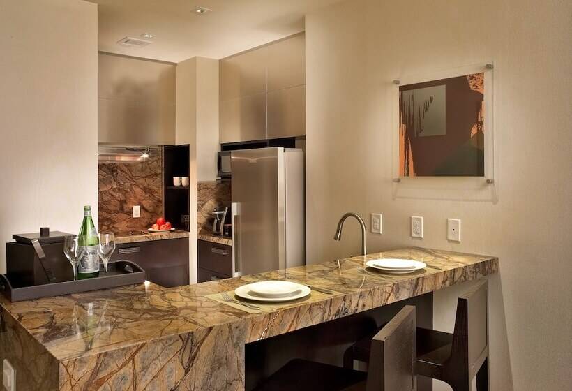 마스터 스위트, Eb Hotel Miami Airport