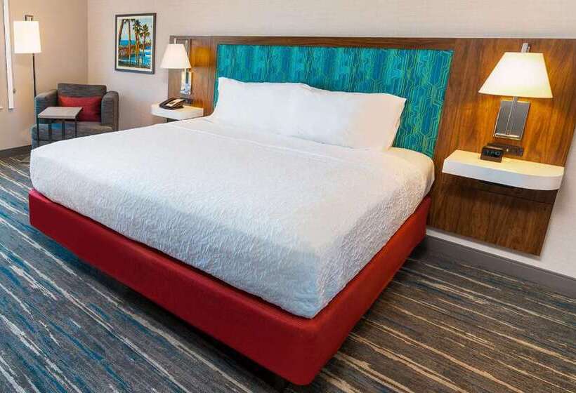 Suite Lit King, Embassy Suites Chattanooga / Hamilton Place