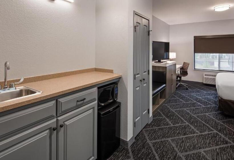 מיטת קינג בסוויטה, Best Western Plus Appleton Airport Mall