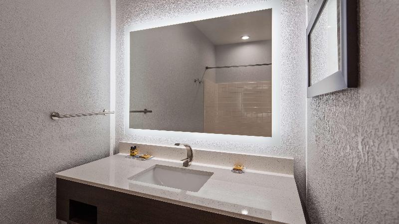 סוויטה מותאמת לאדם עם מוגבלויות, Best Western Plus Appleton Airport Mall