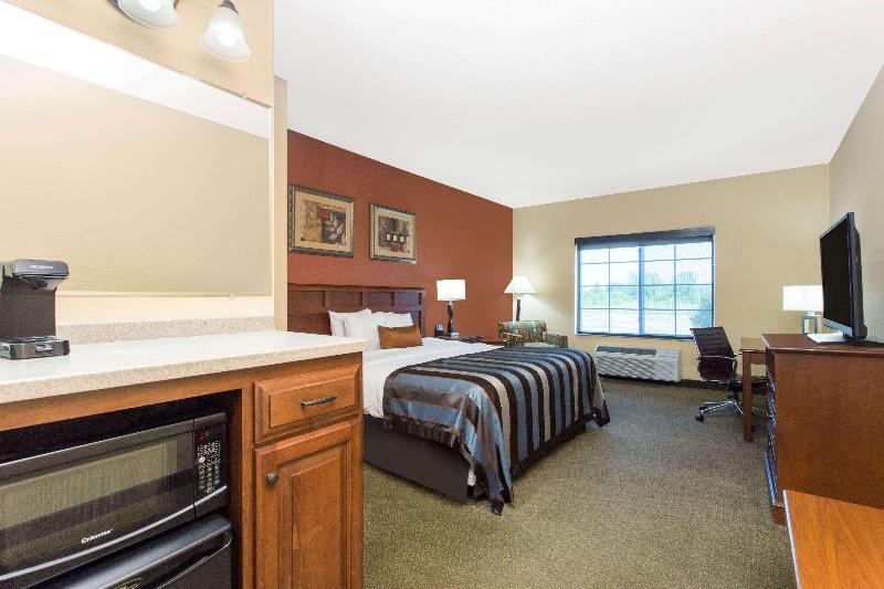 스위트 킹사이즈 침대, Best Western Plus Appleton Airport Mall