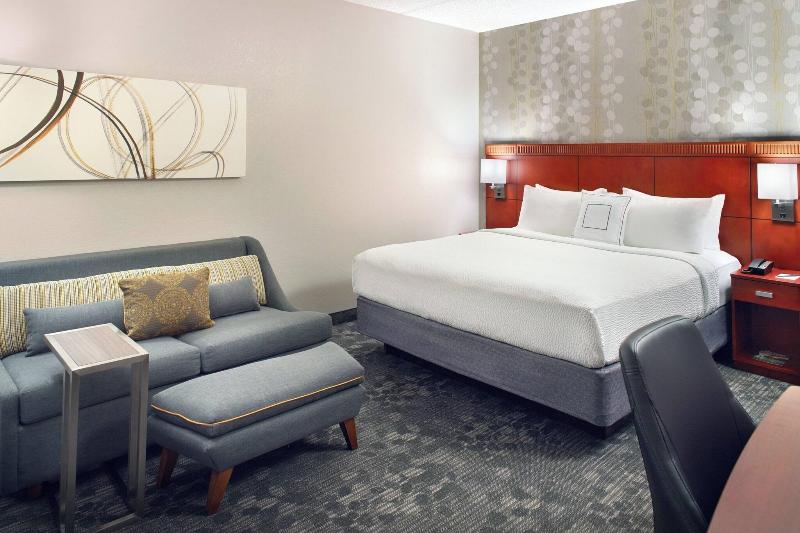 스탠다드 룸 킹사이즈 침대, Courtyard By Marriott Raleigh Cary