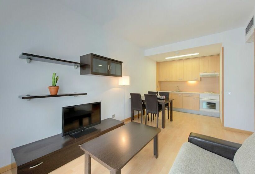 جناح جونيور, Madrid Airport Suites, Affiliated By Meliá