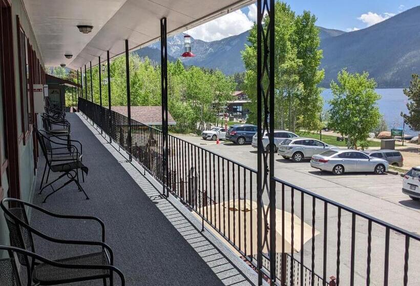 Люкс, Western Riviera Lakeside Lodging