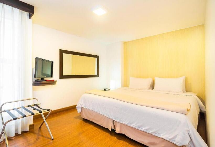 آپارتمان 1 خوابه, Lloyds Apartasuites Parque 93