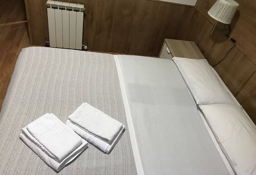 Habitación Estándar Cama Matrimonio, Hostal San Blas