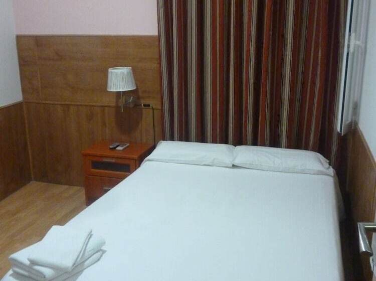 Habitación Estándar Cama Matrimonio, Hostal San Blas
