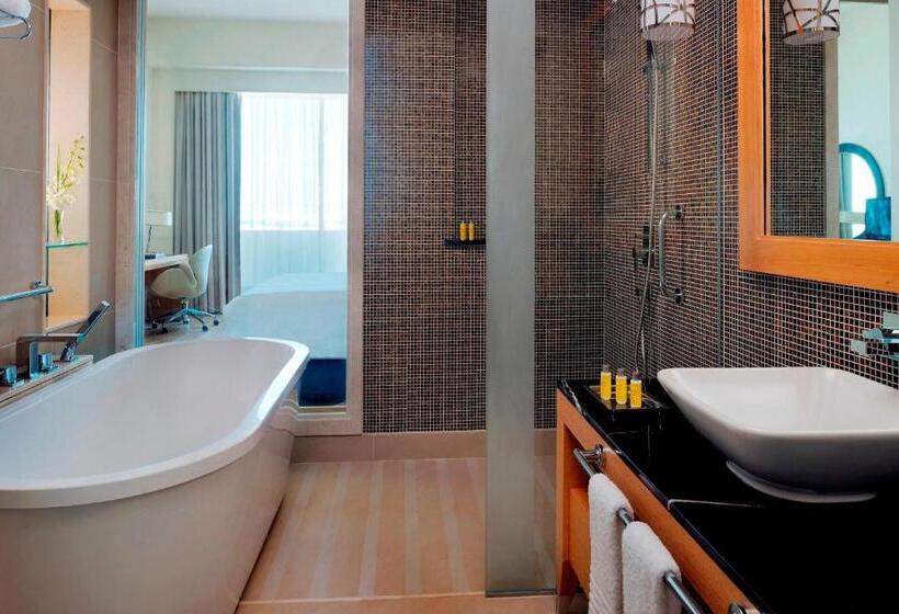 Номер Executive, Marriott Hotel Al Jaddaf, Dubai