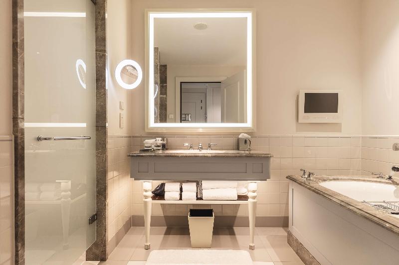 Premium Room, Waldorf Astoria Amsterdam