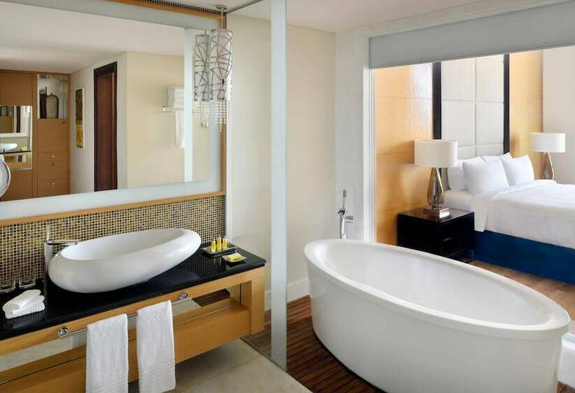 Номер Executive, Marriott Hotel Al Jaddaf, Dubai