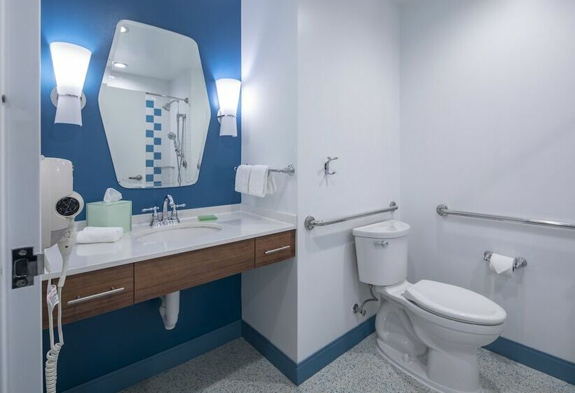 اتاق استاندارد برای معلولان, Universal's Cabana Bay Beach Resort