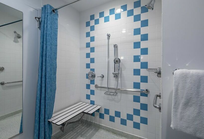 اتاق استاندارد برای معلولان, Universal's Cabana Bay Beach Resort