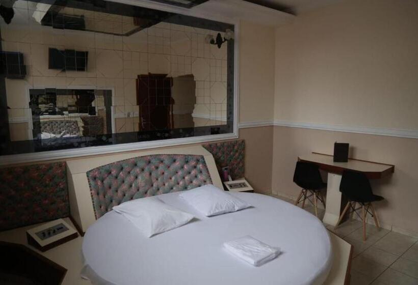 이코노미 룸, Desejo Motel