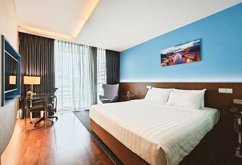 Номер Deluxe, Galleria Sukhumvit 10 Bangkok By Compass Hospitality