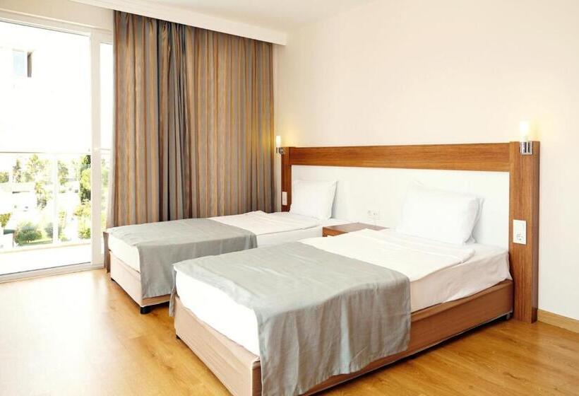 Трехместный Номер Стандарт Interior, Numa Konaktepe Hotel   All Inclusive