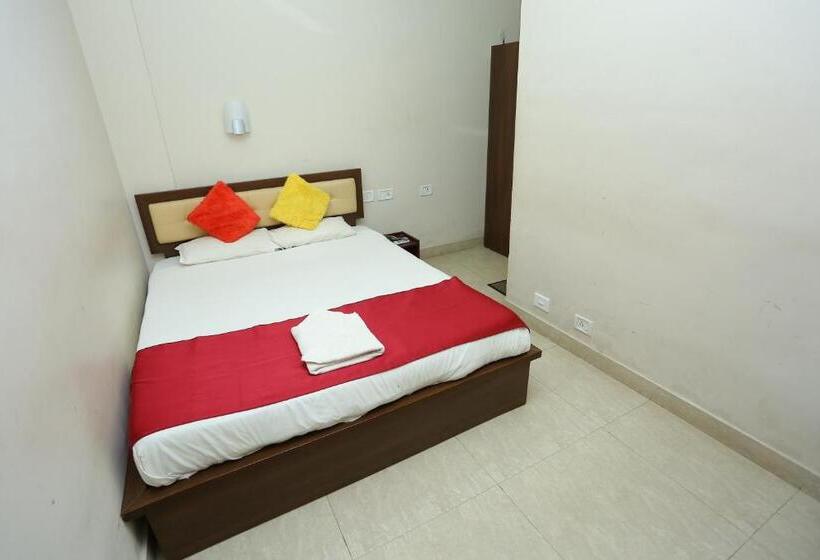 Номер Стандарт, Innate Inn