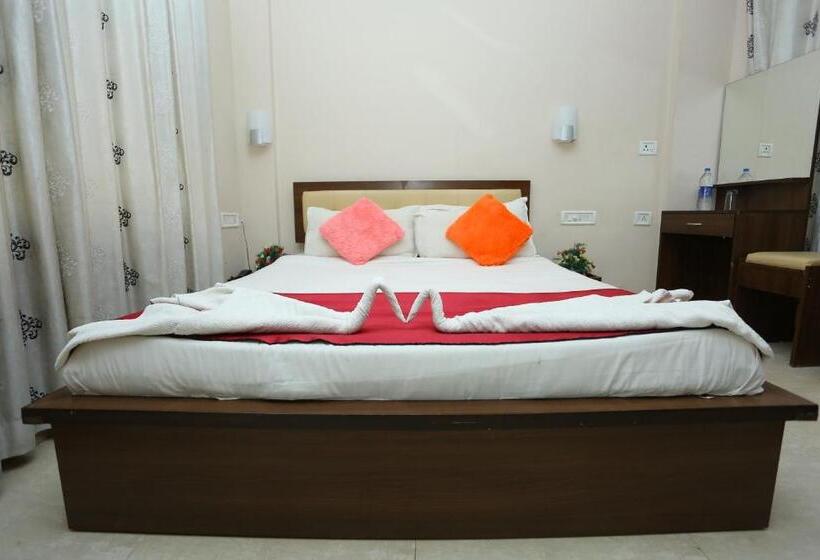 Номер Стандарт, Innate Inn