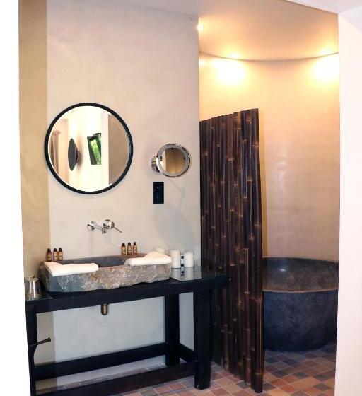 디럭스 룸 킹사이즈 침대, L Amourier Chambres D Hôtes Pour Amoureux Avec Jacuzzi Ou Baignoire Xxl