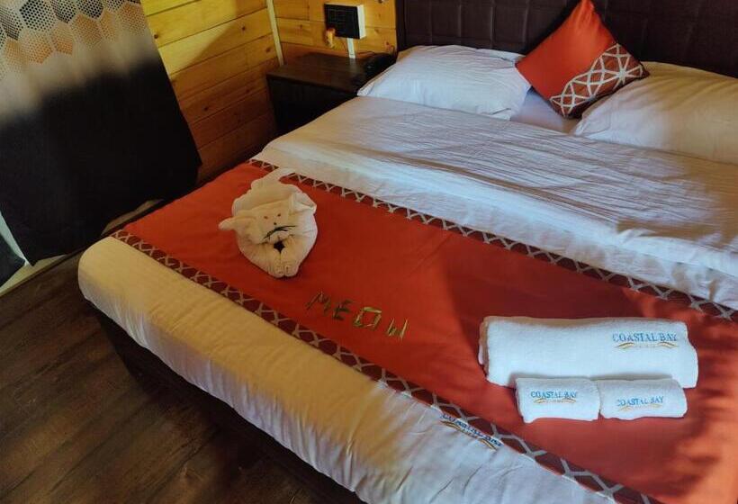 Номер Стандарт с Балконом, Coastal Bay Inn By Gemstone Hospitality
