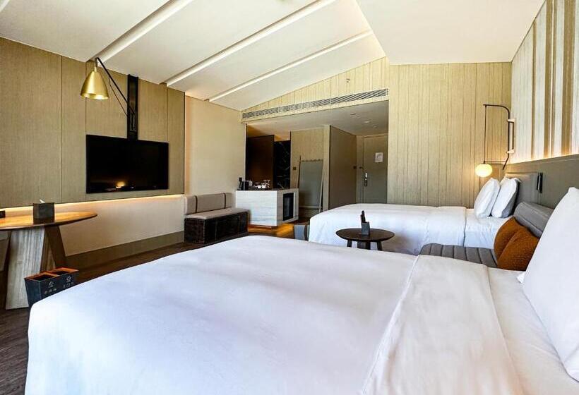 Номер Премиум Вид на Озеро, Crowne Plaza Chongli Resort, An Ihg