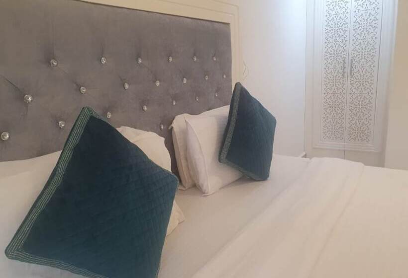 اتاق لوکس, Lillywoods Zac Beach Resort, Calangute