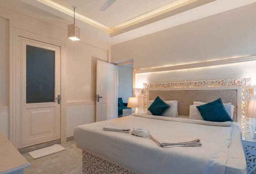 سوئیت پرزیدنت, Lillywoods Zac Beach Resort, Calangute