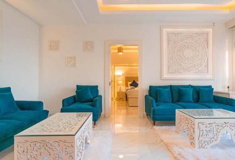سوئیت پرزیدنت, Lillywoods Zac Beach Resort, Calangute