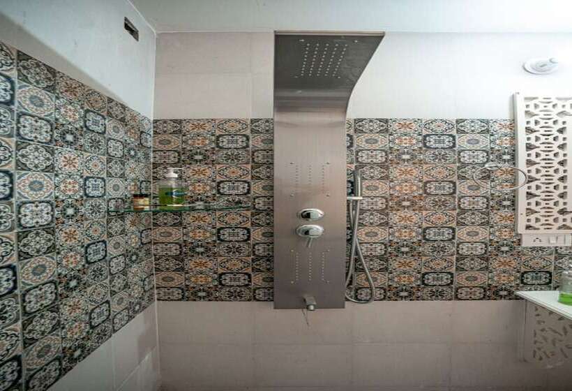 سوئیت پرزیدنت, Lillywoods Zac Beach Resort, Calangute