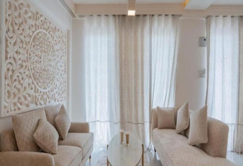 سوئیت پرزیدنت, Lillywoods Zac Beach Resort, Calangute