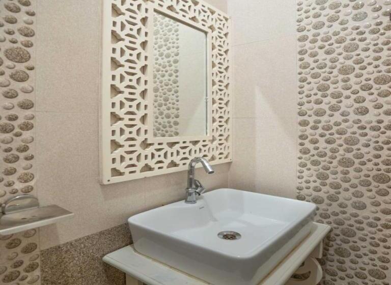 اتاق لوکس, Lillywoods Zac Beach Resort, Calangute