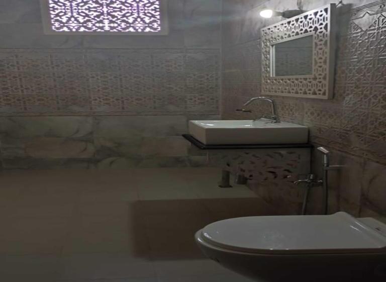 سوئیت پرزیدنت, Lillywoods Zac Beach Resort, Calangute