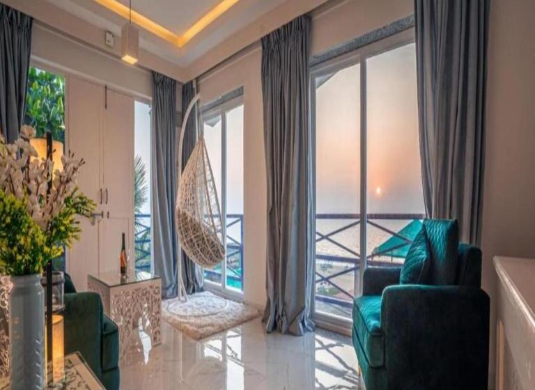 سوئیت پرزیدنت, Lillywoods Zac Beach Resort, Calangute