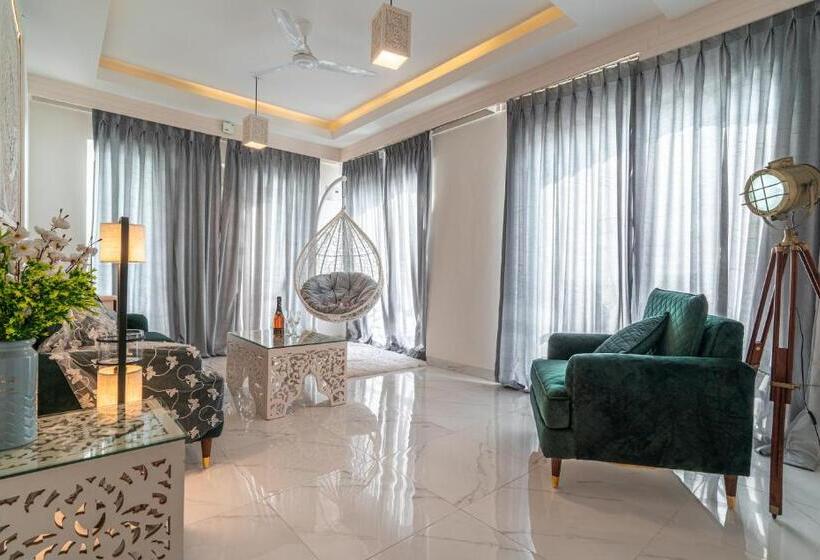 سوئیت پرزیدنت, Lillywoods Zac Beach Resort, Calangute