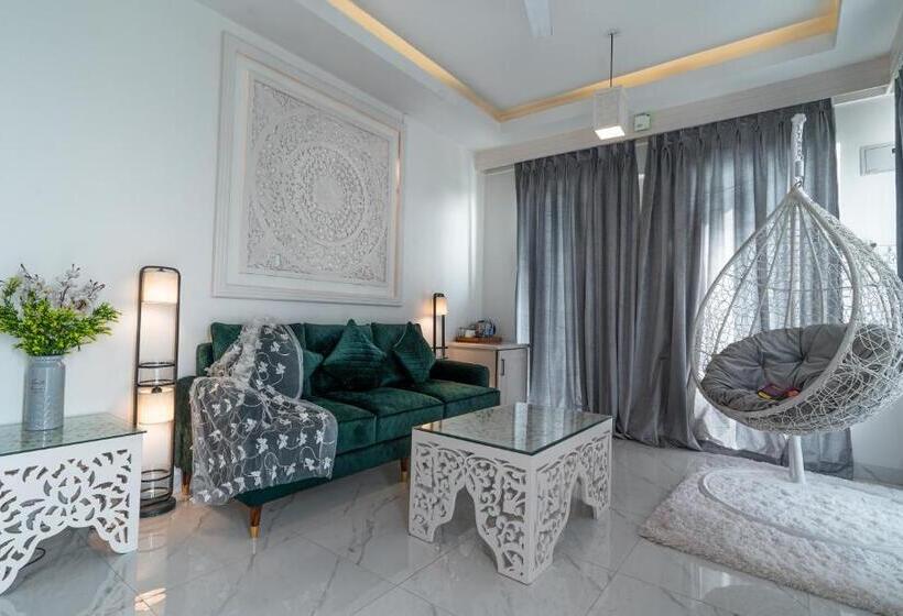 سوئیت پرزیدنت, Lillywoods Zac Beach Resort, Calangute